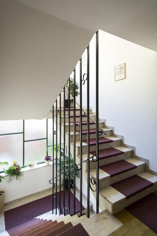 Sonnenberg Hotel Silandro Bagian luar foto